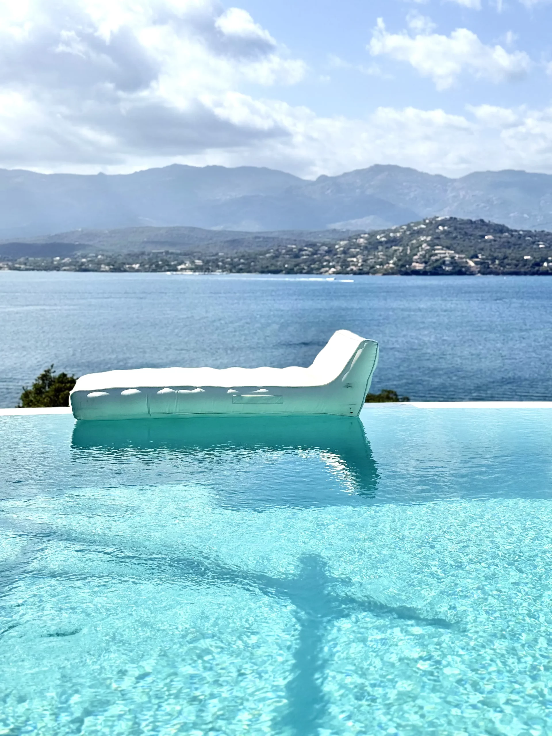 Vacances en villa avec piscine en Corse du Sud